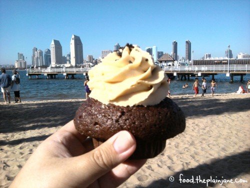 Cupcakes on the beach - Coronado Cupcakery - Coronado / San Diego, CA