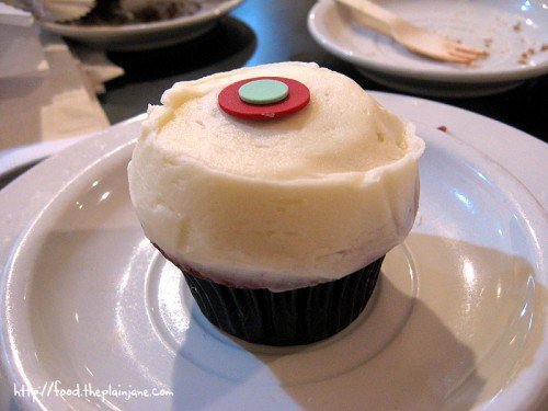 sprinkles red velvet. red-velvet-cupcake-