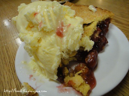 cherry-pie-with-ice-cream