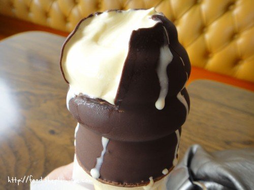 chocolate-dipped-cone-fosters-freeze-bitten