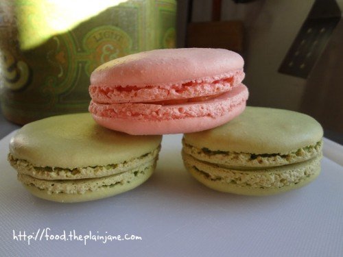 insanely-large-macarons