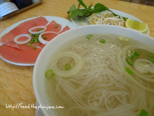 pho-beef-noodle-rare-steak-soup
