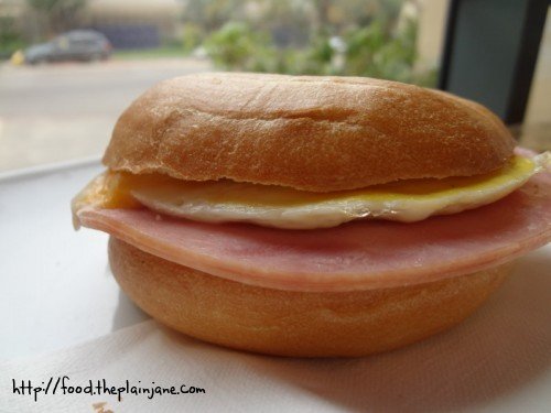 bagel-ham-cheese-breakfast-sandwich