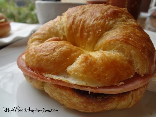 crossiant-ham-cheese-breakfast-sandwich