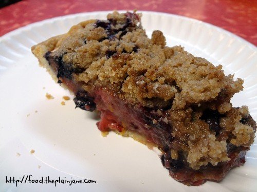 berry-crumb-pie-slice