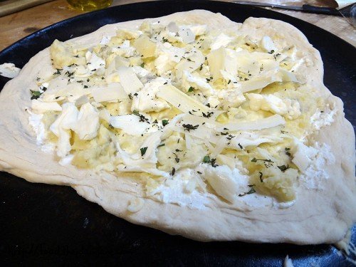 pre-baked-mashed-potato-pizza,jpg