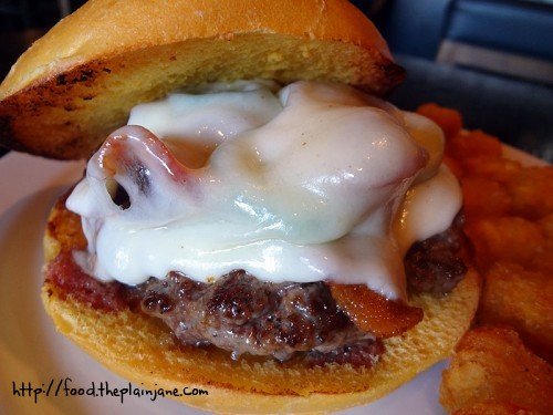 chili-burger-closeup