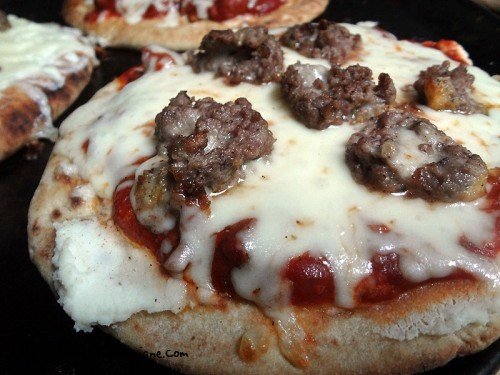 meatballs-cheese-naan-pizza