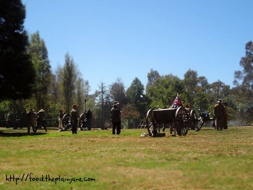 civil-war-reenactment-battlefield