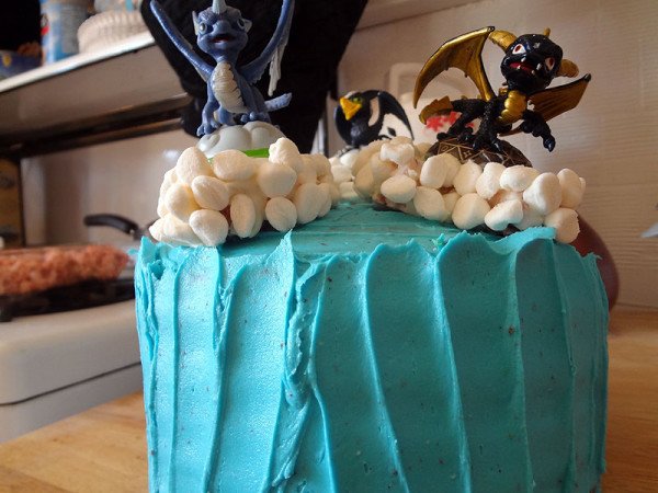 skylanders-cake-angled