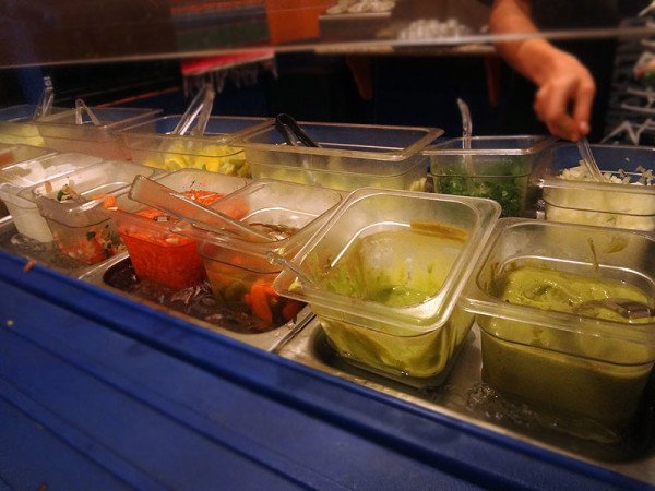 diy-salsa-toppings-bar