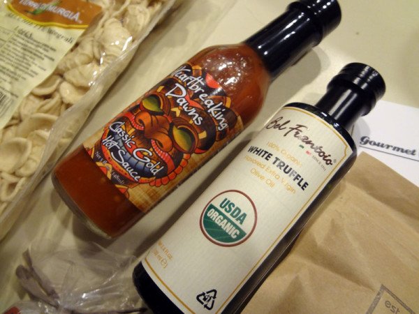 white-truffle-oil-hot-sauce