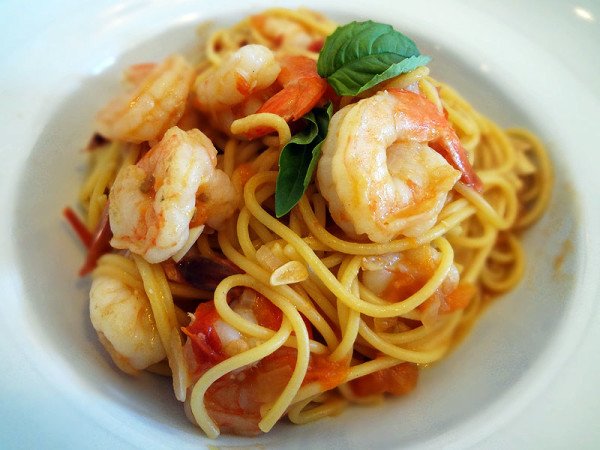 garlic-tomato-sauce-with-shrimp