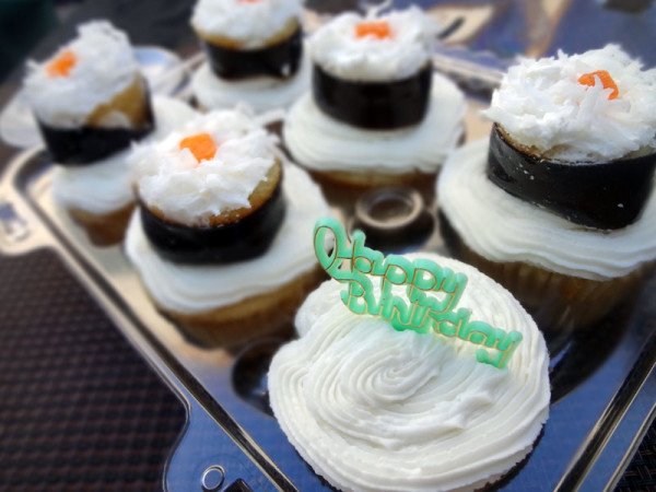 happy-birthday-sushi-cupcakes