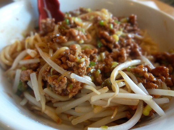 mandarin-style-meat-sauce-noodle-with-ground-pork
