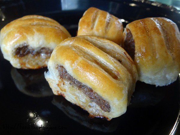pork-sausage-rolls-sample