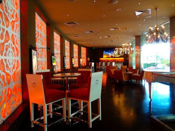 front-lounge