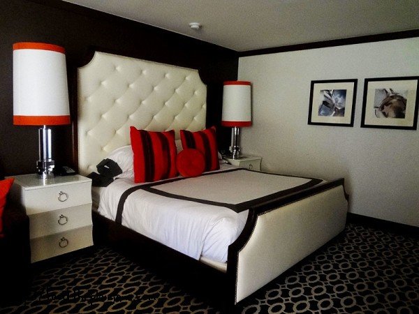 plush-king-size-bed