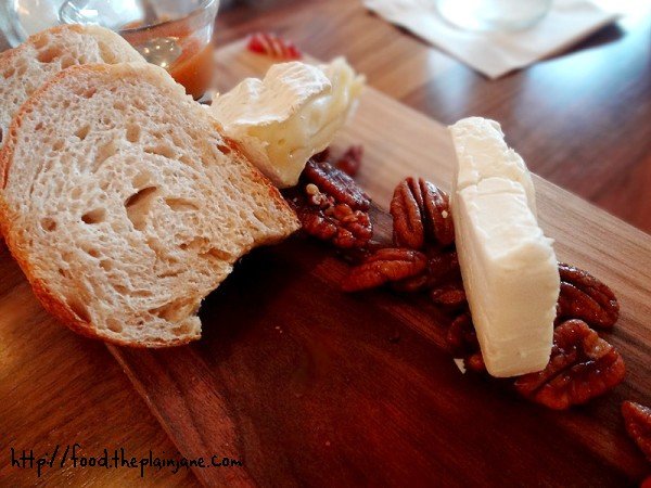 cheese-nuts-bread