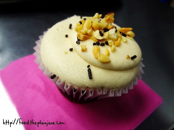 peanut-butter-cup-cupcake