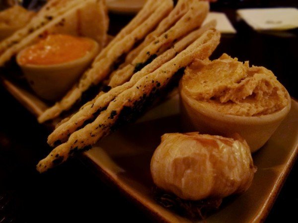 hummus-roasted-garlic