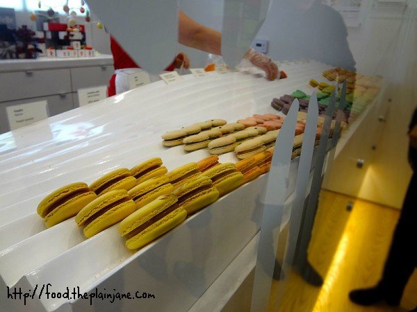 lette-macaron-shelves