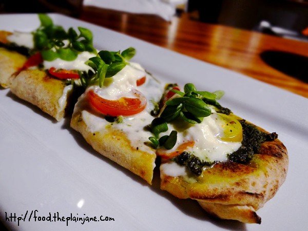 pistachio-pesto-burrata-flatbread