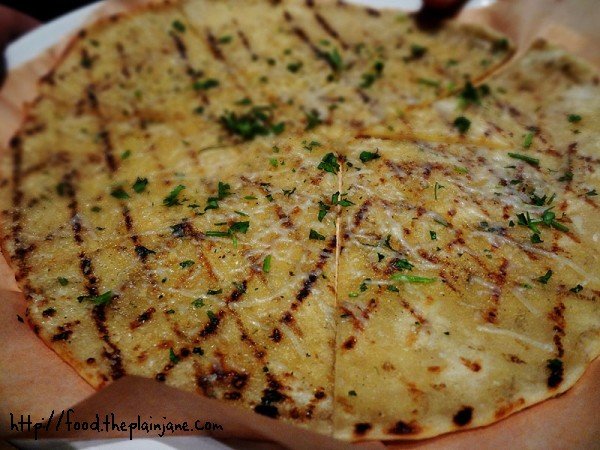 grilled-garlic-flatbread