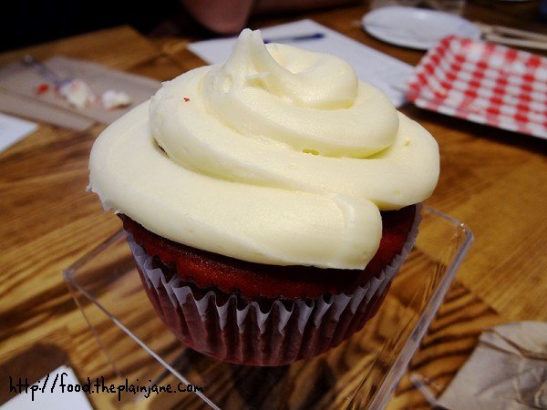 san-diego-desserts-red-velvet-cupcake