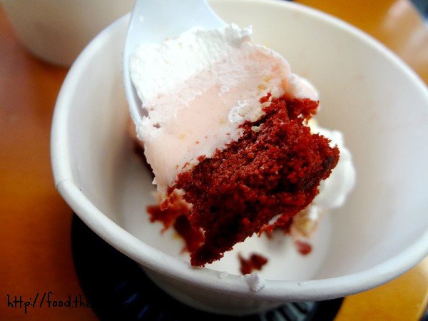 19-strawberry-ice-cream-cake-spoonful