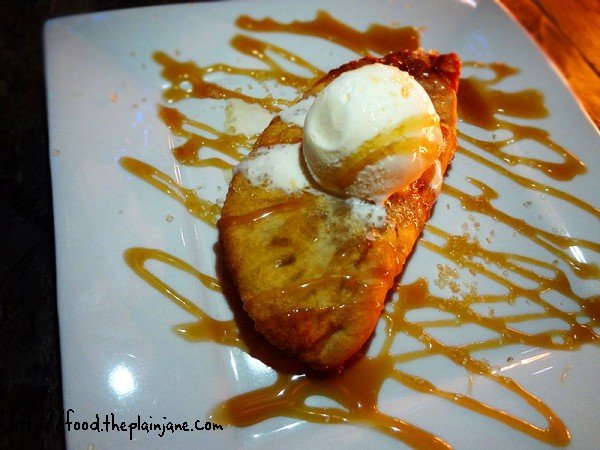 apple-dessert-empanada-with-ice-cream