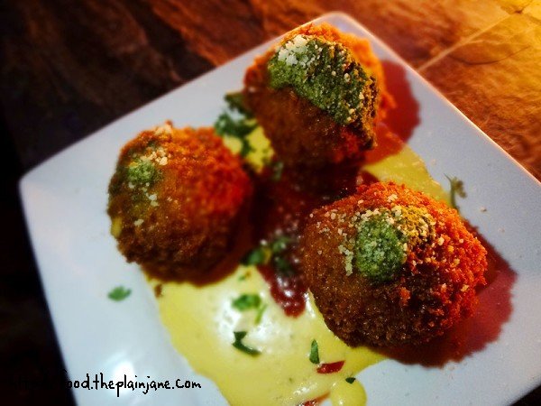 fried-macaroni-and-cheese-balls