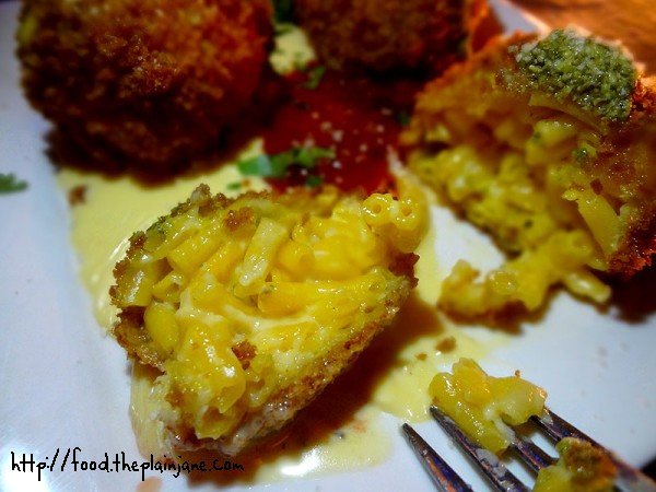 mac-n-cheese-ball-innards