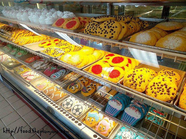 all-cookies-bakery-case
