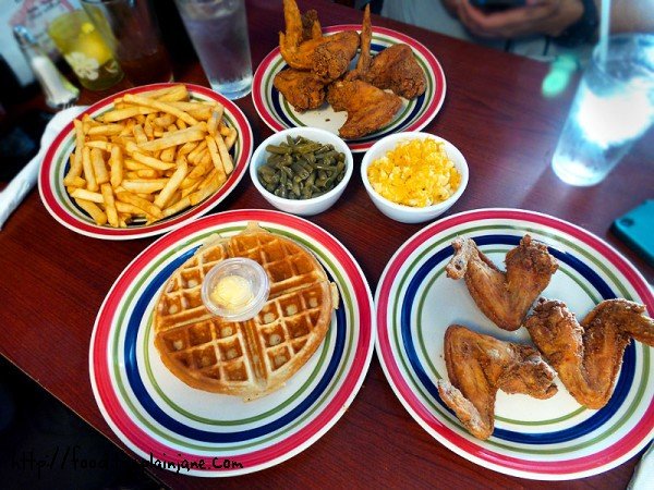 all-the-plates-rush-hour-chicken-and-waffles-dinner