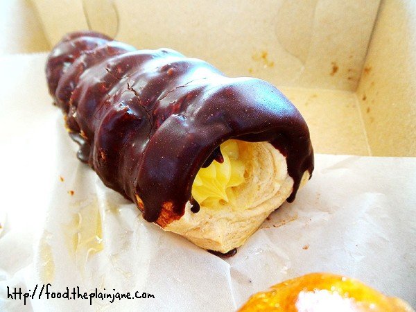 chocolate-covered-cream-horn