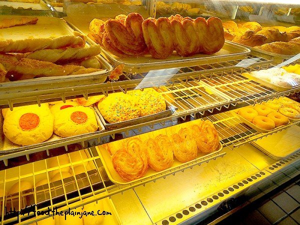 elephant-ears-donuts-cookies-bakery-case