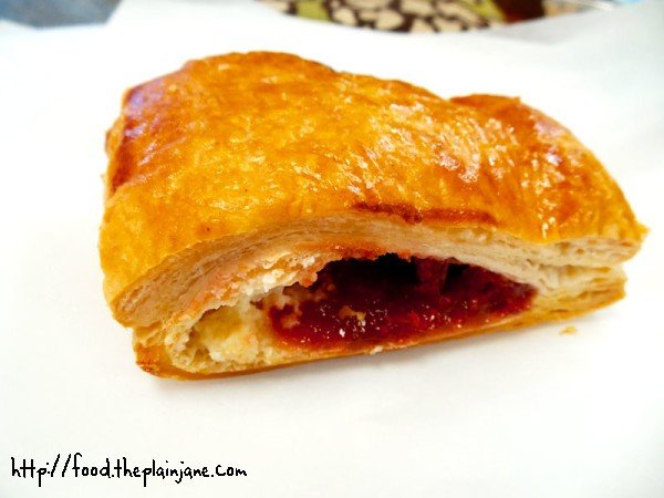 guava-cream-cheese-pastry