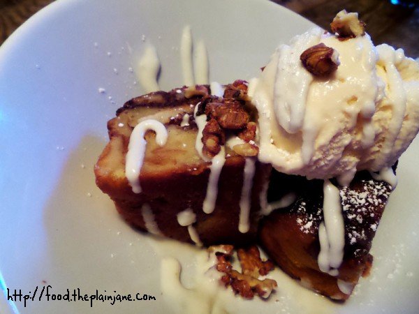 cinnamon roll bread pudding at southpaw social club