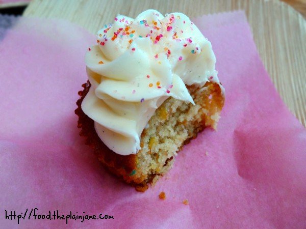 funfetti-cupcake-pure-cupcakes