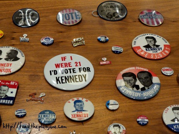 kennedy-johnson-voting-political-pins