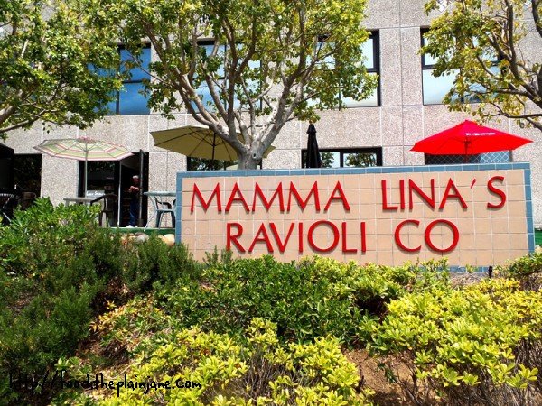 mamma lina's business sign