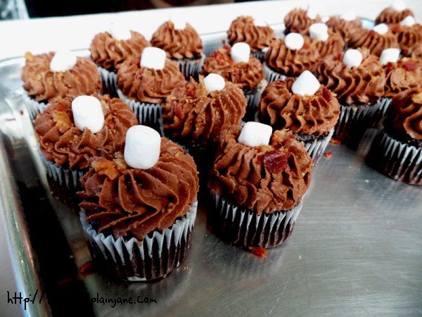 8-yummy-cupcakes-bacon-smores