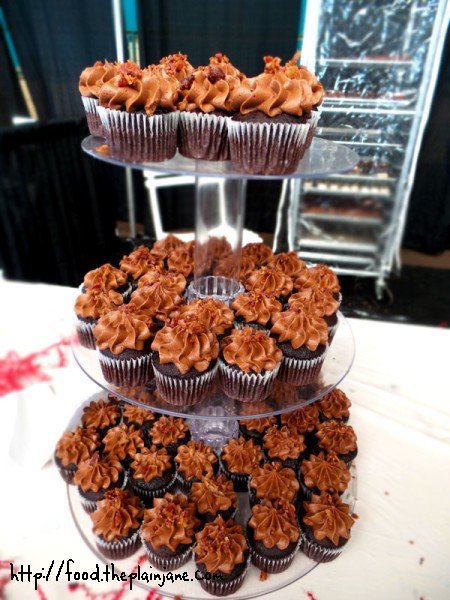 8-yummy-cupcakes-mini-chocolate-bacon