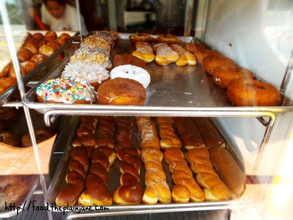 Danny's Donuts - Vista, CA
