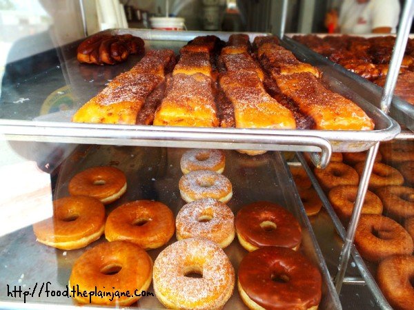 Danny's Donuts - Vista, CA