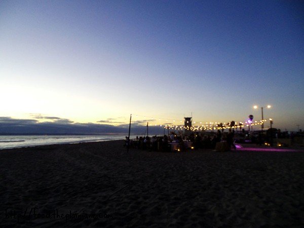 dinner-on-the-beach-dusk