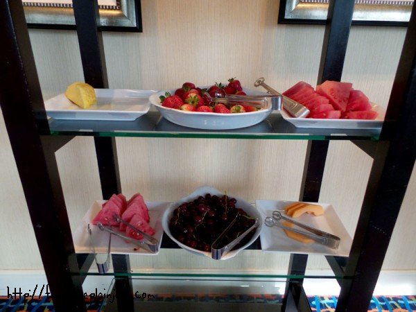 fresh-fruit-station