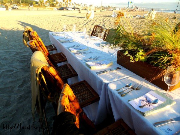 table-setup-on-the-beach
