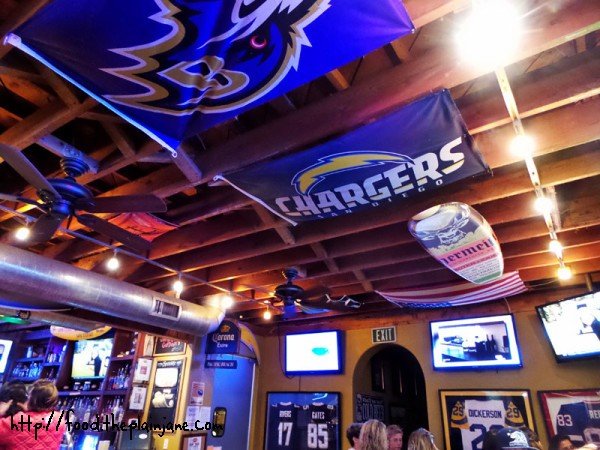 dirty-birds-interior-football